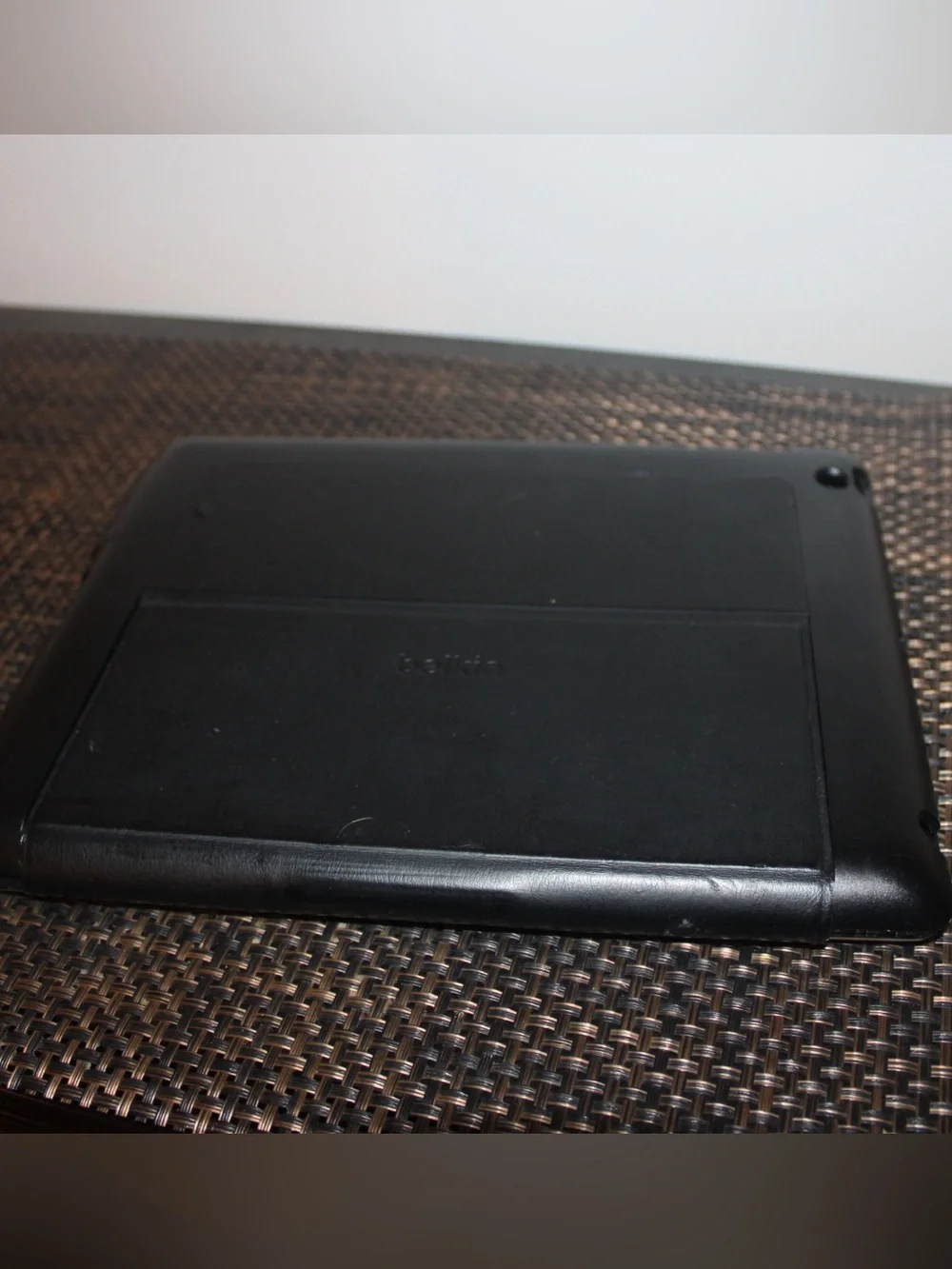 Belkin Ultimate Keyboard/Cover Case for Ipad iPad 4/3/2